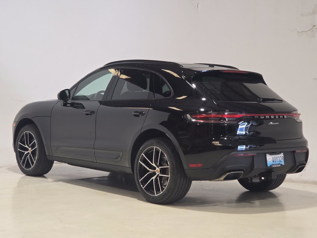 Certified 2026 Porsche Macan AWD/4WD image 2
