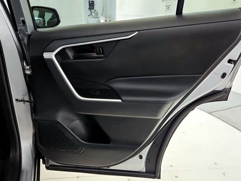 Used 2021 Toyota RAV4 LE w/ Carpet Mat Package (TMS) AWD/4WD image 19