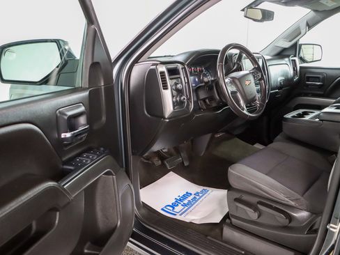Used 2018 Chevrolet Silverado 1500 LT AWD/4WD image 3