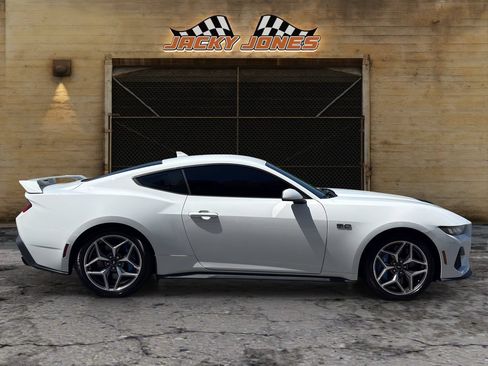 Used 2024 Ford Mustang GT Premium w/ GT Performance Package RWD image 12