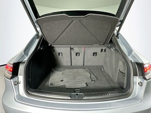 Certified 2023 Porsche Macan AWD/4WD image 27