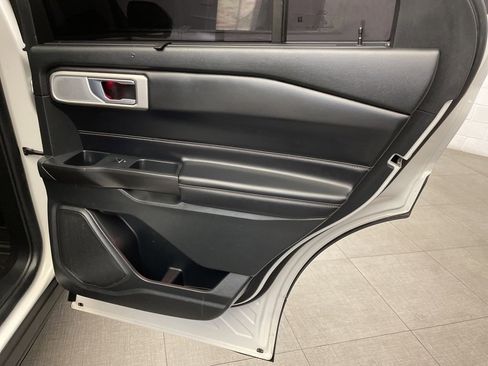 Used 2020 Ford Explorer ST w/ ST Street Pack image 32