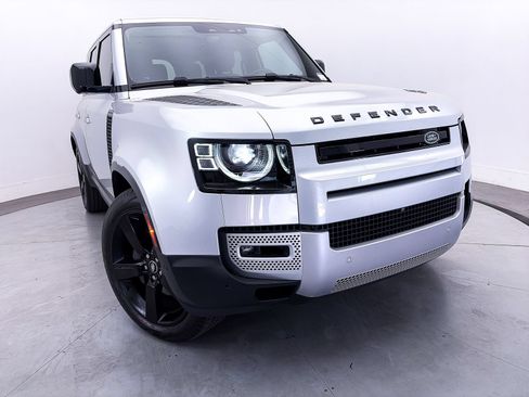 Used 2023 Land Rover Defender 110 SE AWD/4WD image 27