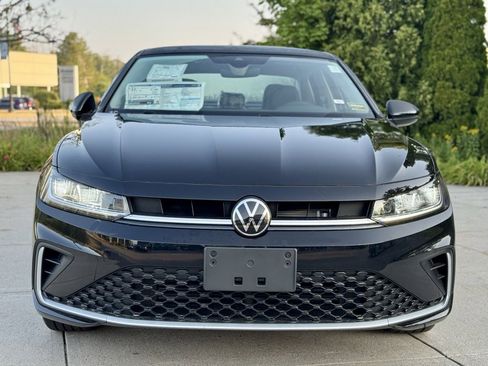 New 2025 Volkswagen Jetta SE image 2