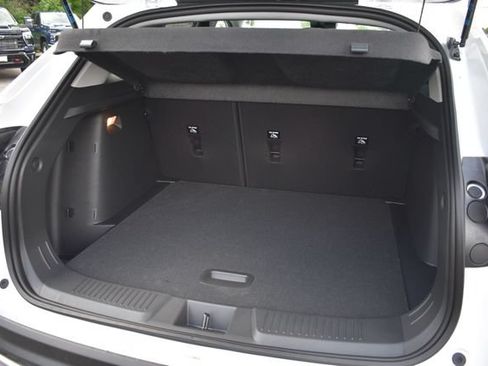 New 2026 Chevrolet Trax LT w/ LT Convenience Package FWD image 17