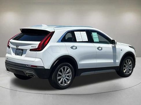 Used 2022 Cadillac XT4 Premium Luxury w/ Enhanced Visibility Package FWD image 5