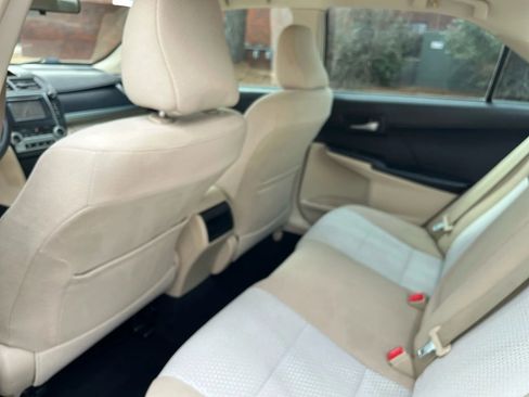 Used 2012 Toyota Camry LE image 17