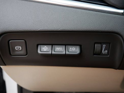 Used 2024 Buick Enclave Avenir w/ Avenir Technology Package AWD/4WD image 19