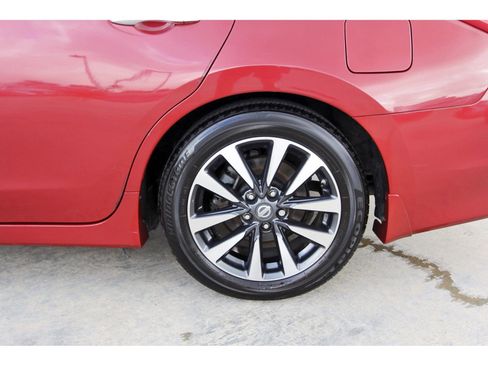 Used 2016 Nissan Altima 2.5 SV image 30