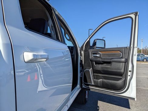 Used 2024 RAM 2500 Laramie image 60