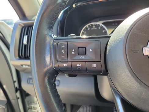 Used 2023 Nissan Pathfinder SL w/ SL Premium Package FWD image 22