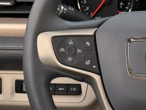 Used 2023 GMC Acadia Denali w/ Denali Ultimate Package image 13