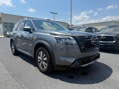 Used 2022 Nissan Pathfinder SL w/ Lighting Package (N92) AWD/4WD image 1