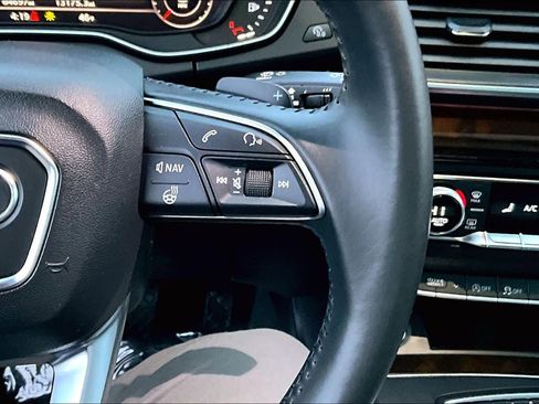 Used 2018 Audi Q5 Prestige w/ Prestige Package image 24