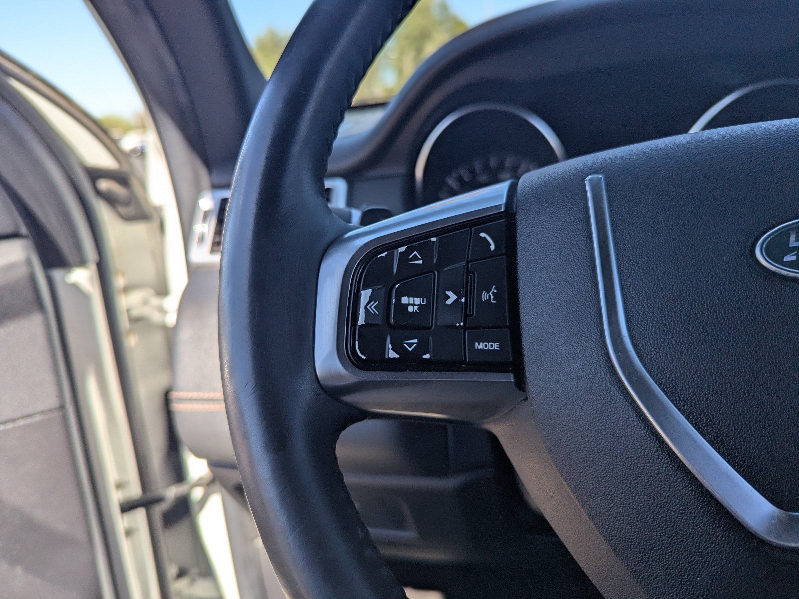 Used 2015 Land Rover Discovery Sport HSE Luxury AWD/4WD image 33