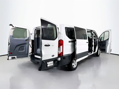 Used 2018 Ford Transit 350 XLT image 22