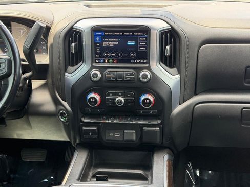 Used 2020 GMC Sierra 1500 Elevation w/ Elevation Value Package AWD/4WD image 13