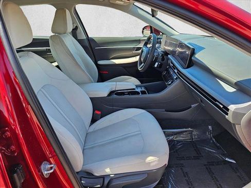 Used 2025 Hyundai Sonata SEL FWD image 25