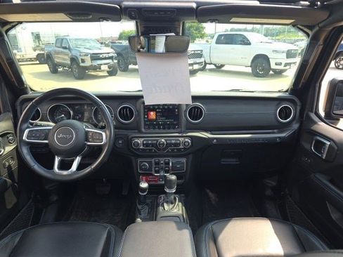 Used 2022 Jeep Wrangler Unlimited Rubicon 4xe w/ Cold Weather Group AWD/4WD image 16