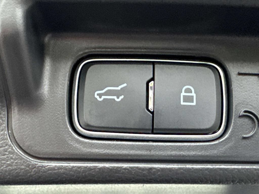 Used 2026 Ford Explorer Platinum AWD/4WD image 14
