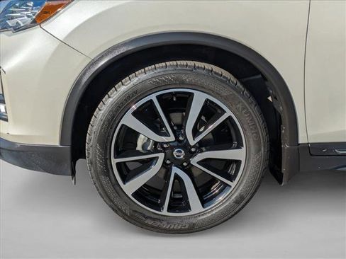 Used 2020 Nissan Rogue SL w/ Premium Package image 24