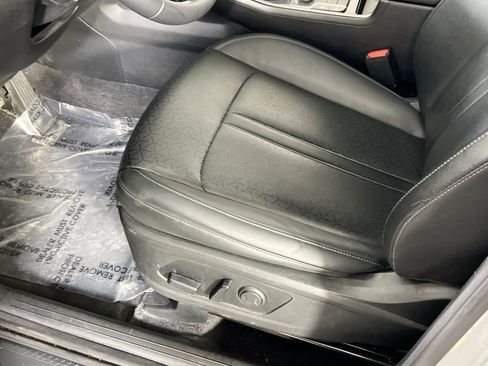 Used 2022 Kia Sorento S w/ Panoramic Sunroof Package image 19