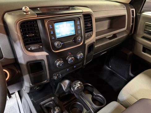 Used 2018 RAM 2500 Tradesman w/ Chrome Appearance Group AWD/4WD image 6