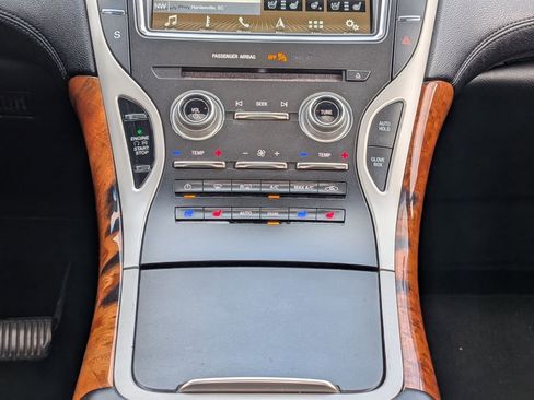 Used 2017 Lincoln MKX Reserve w/ Driver Assistance Package image 20