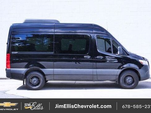 Used 2024 Mercedes-Benz Sprinter 2500 image 2