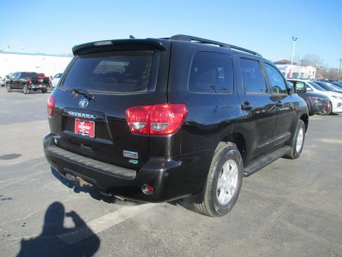 Used 2015 Toyota Sequoia SR5 image 3