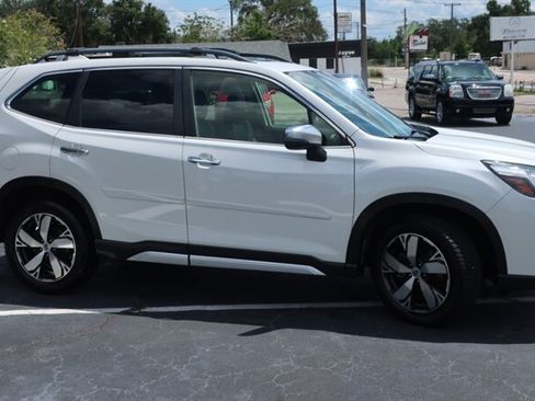 Used 2019 Subaru Forester Touring AWD/4WD image 4