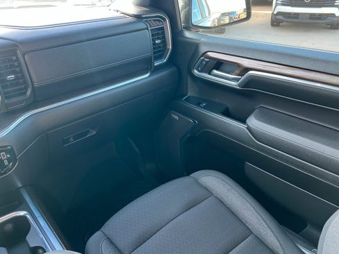 Used 2024 Chevrolet Silverado 1500 LT Trail Boss w/ Convenience Package II image 10