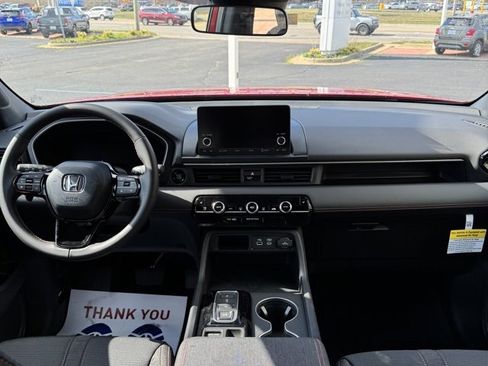 New 2025 Honda Pilot Sport image 15