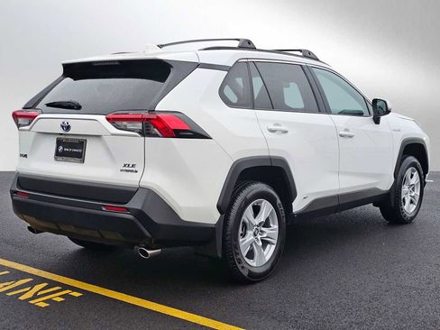 Used 2019 Toyota RAV4 XLE image 3