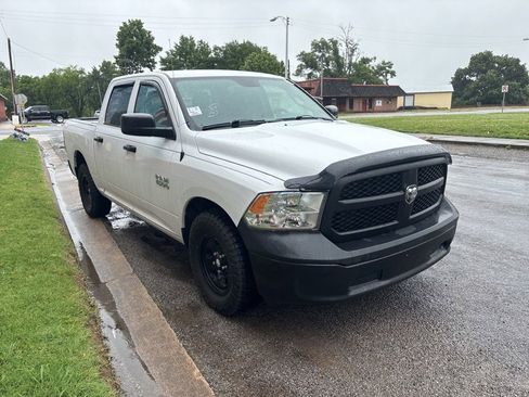 Used 2015 RAM 1500 Tradesman RWD image 10