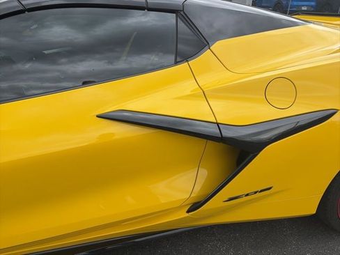 Used 2025 Chevrolet Corvette Z06 RWD image 3