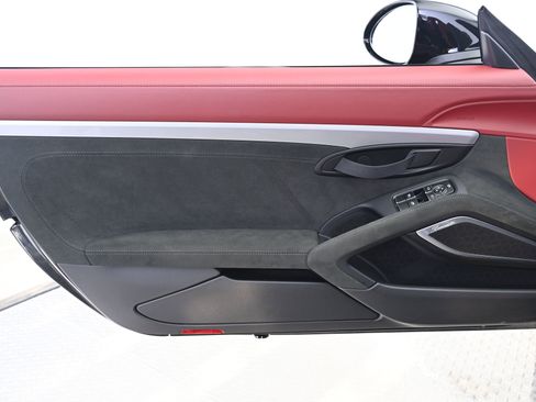 Used 2022 Porsche 718 Boxster Spyder image 25