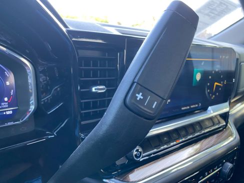 Used 2023 Chevrolet Silverado 1500 LT image 22