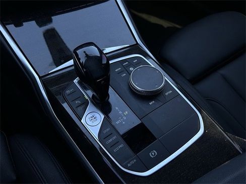 Used 2019 BMW 330i Sedan w/ Convenience Package image 23