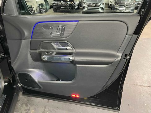 New 2026 Mercedes-Benz GLB 250 4MATIC image 10
