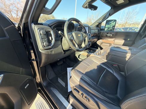 Certified 2022 Chevrolet Silverado 2500 High Country w/ Technology Package image 17