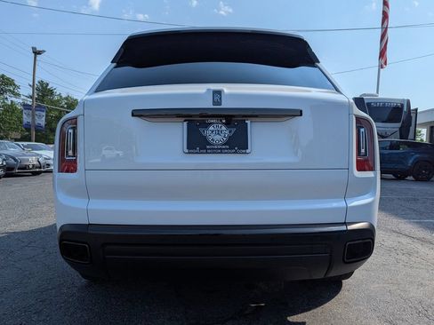 Used 2022 Rolls-Royce Cullinan Black Badge AWD/4WD image 9