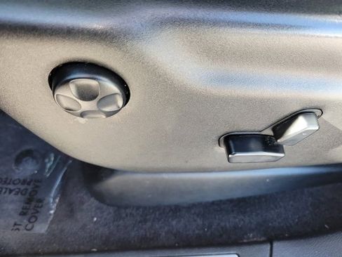 Used 2018 Dodge Durango GT image 24