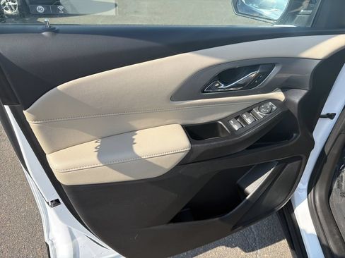 Used 2023 Chevrolet Traverse LS w/ LPO, Floor Liner Package AWD/4WD image 10
