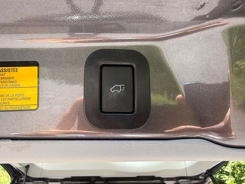 Used 2013 Toyota Sienna Limited w/ Premium Pkg FWD image 20