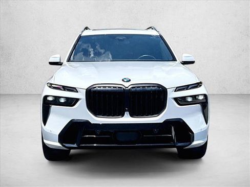 Used 2026 BMW X7 xDrive40i w/ Executive Package AWD/4WD image 3