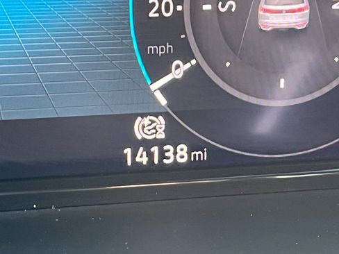 Used 2025 Volkswagen Atlas Cross Sport SE image 19