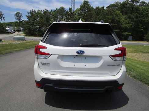 Used 2021 Subaru Forester Premium AWD/4WD image 6