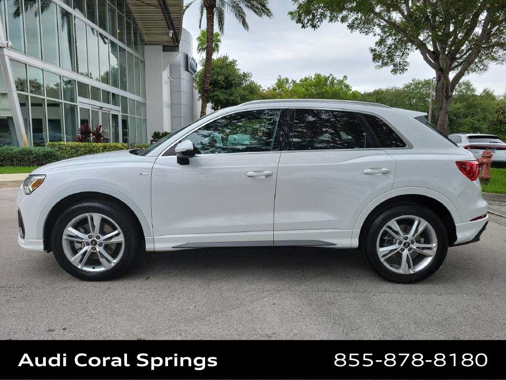 Certified 2024 Audi Q3 2.0T Premium w/ Convenience Package AWD/4WD image 11