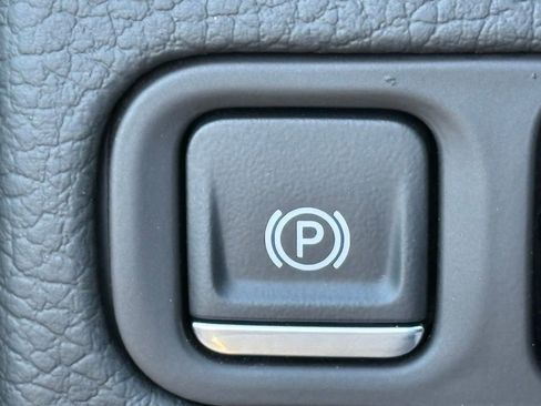 Used 2024 GMC Yukon XL Denali AWD/4WD image 35